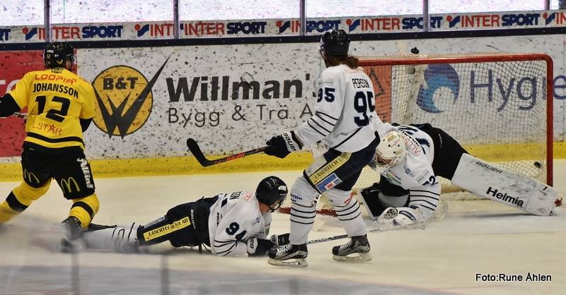 Johansson gör 4-1. FOTO: RUNE ÅHLÉN