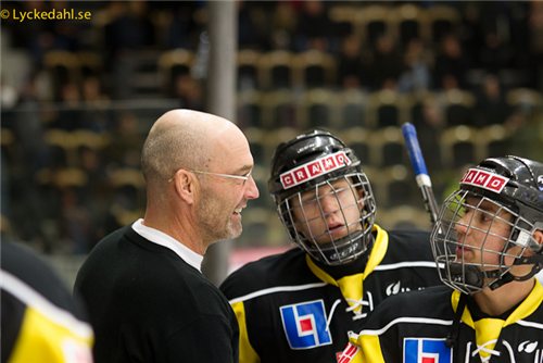 Det var då. Mats Waltin lyfte in William Karlsson och Gustav Björklund i A-laget. Nu möts man i kvalet.
